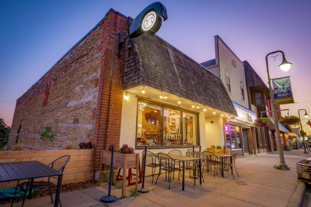 The Harbor Hotel Prescott Exterior photo